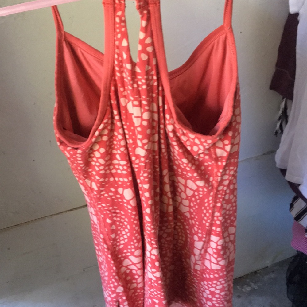 Red designed dress - Picture 2 of 2
